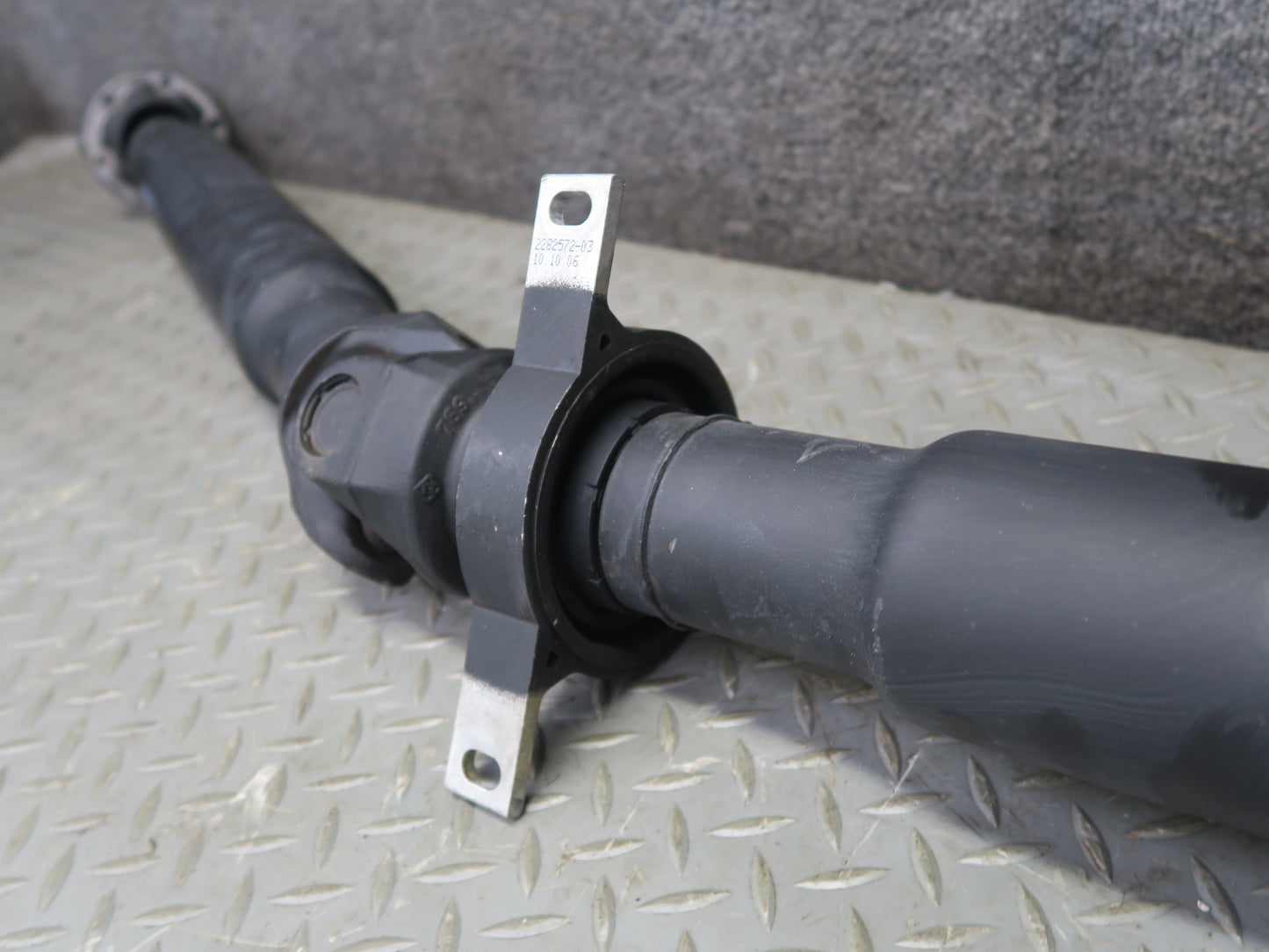 2006-2008 BMW E63 E64 M6 SMG Rear Driveshaft Drive Shaft 2282980