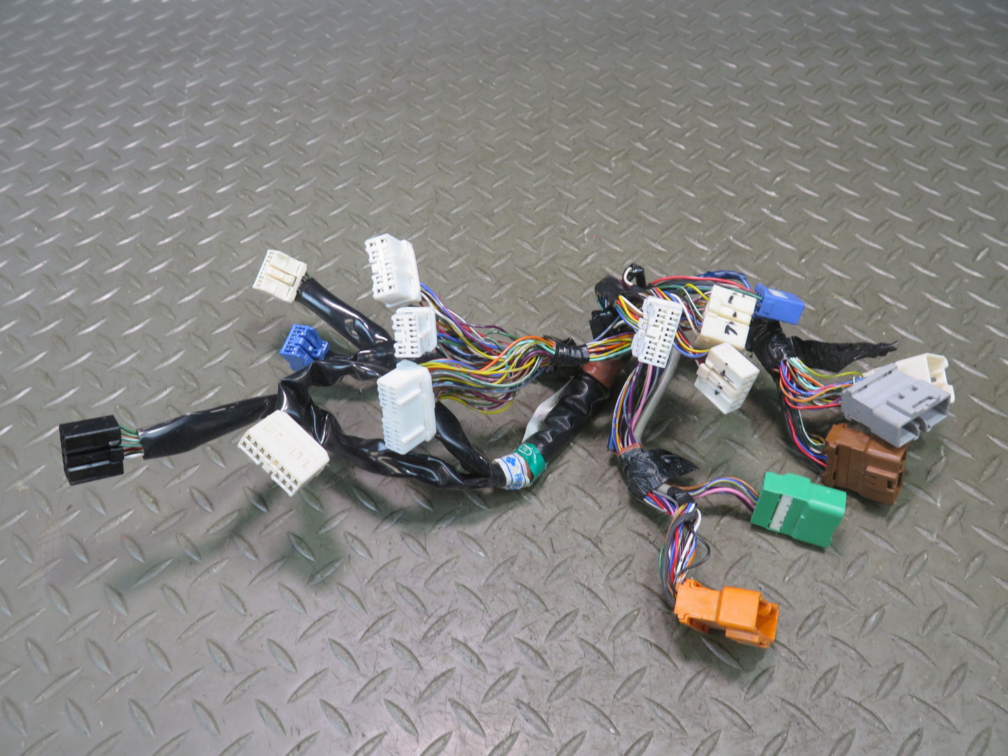 97-99 Lexus SC400 SC300 Sony XAV-AX3200 Media Receiver w Mount Bracket Wire OEM
