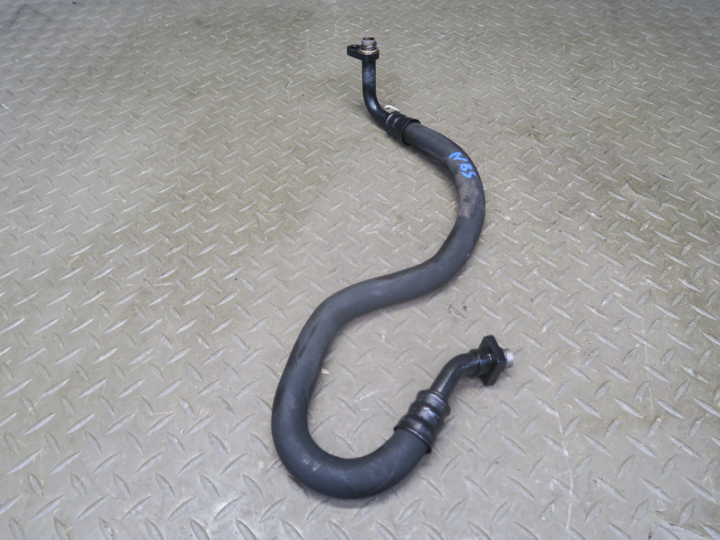 2006-2010 BMW E63 E64 M6 Engine Oil Cooler Hose Pipe Line Set of 2