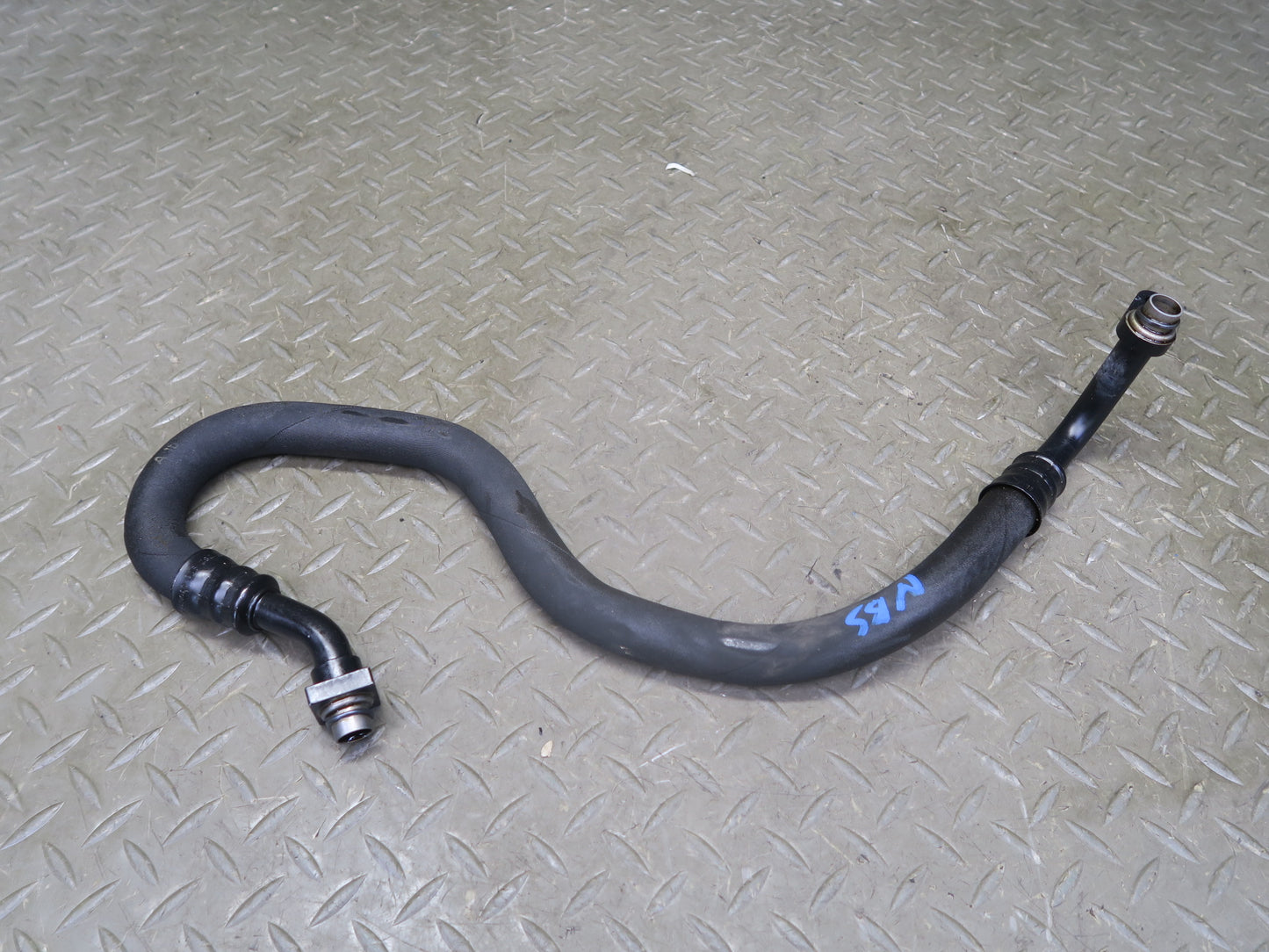 2006-2010 BMW E63 E64 M6 Engine Oil Cooler Hose Pipe Line Set of 2