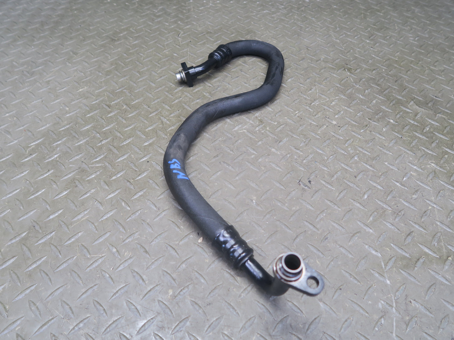 2006-2010 BMW E63 E64 M6 Engine Oil Cooler Hose Pipe Line Set of 2