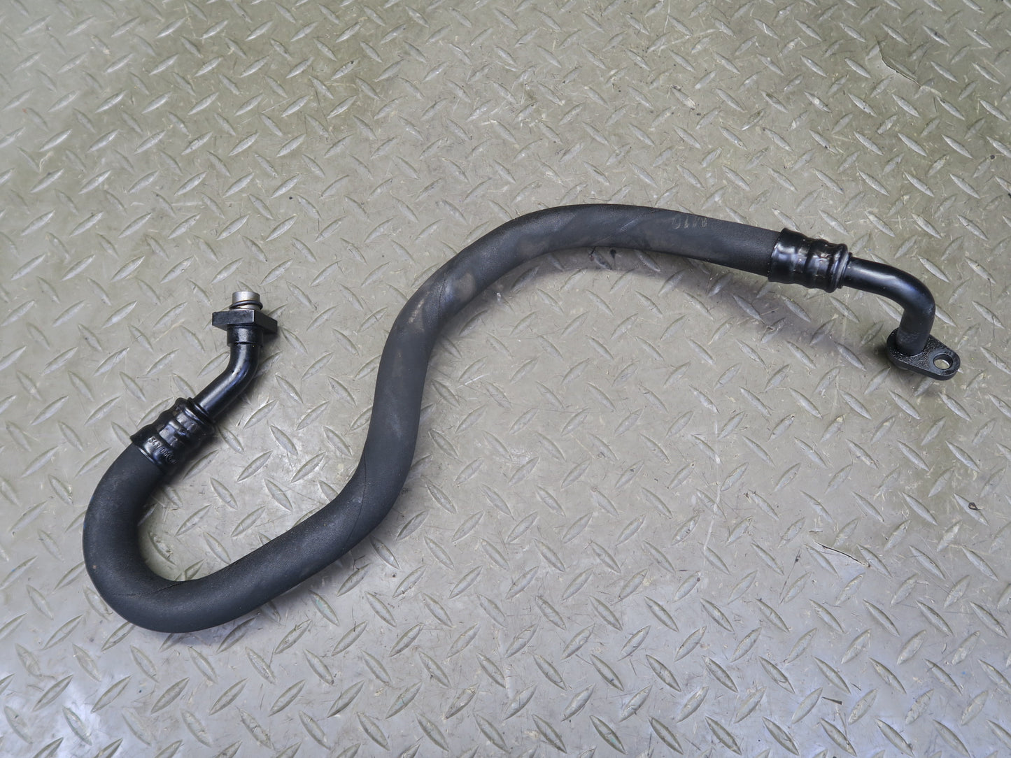 2006-2010 BMW E63 E64 M6 Engine Oil Cooler Hose Pipe Line Set of 2
