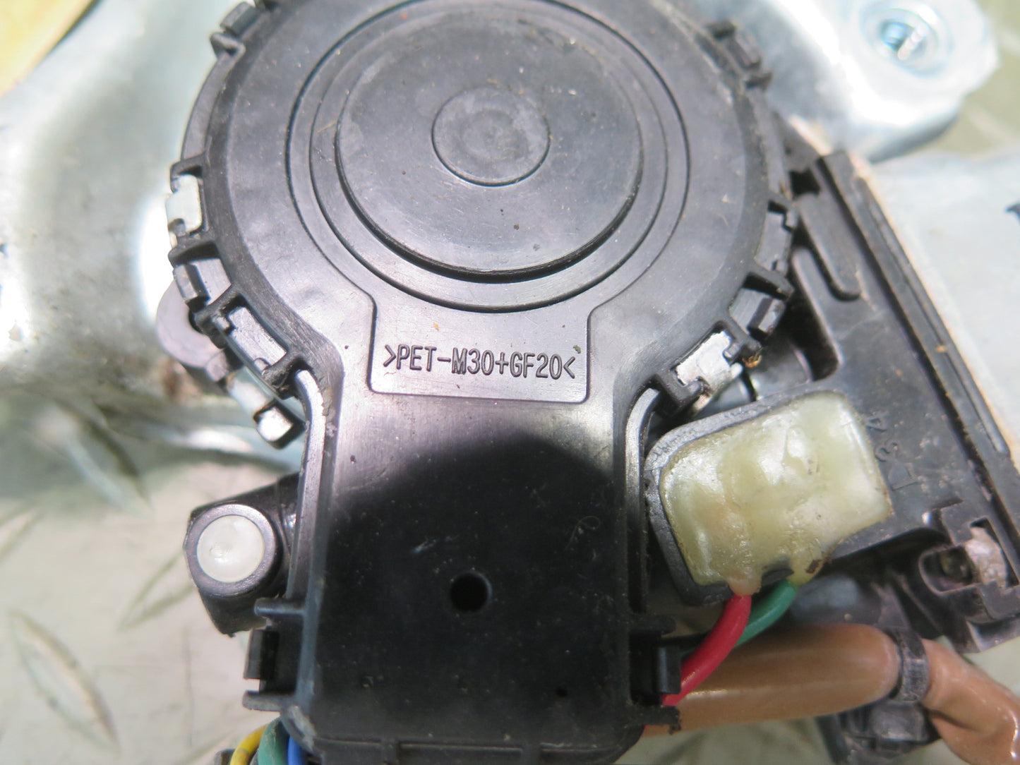 1998-2007 Lexus UZJ100L LX470 Front Left Door Window Regulator w Motor