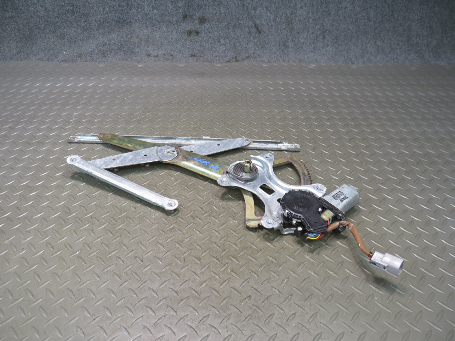 1998-2007 Lexus UZJ100L LX470 Front Left Door Window Regulator w Motor