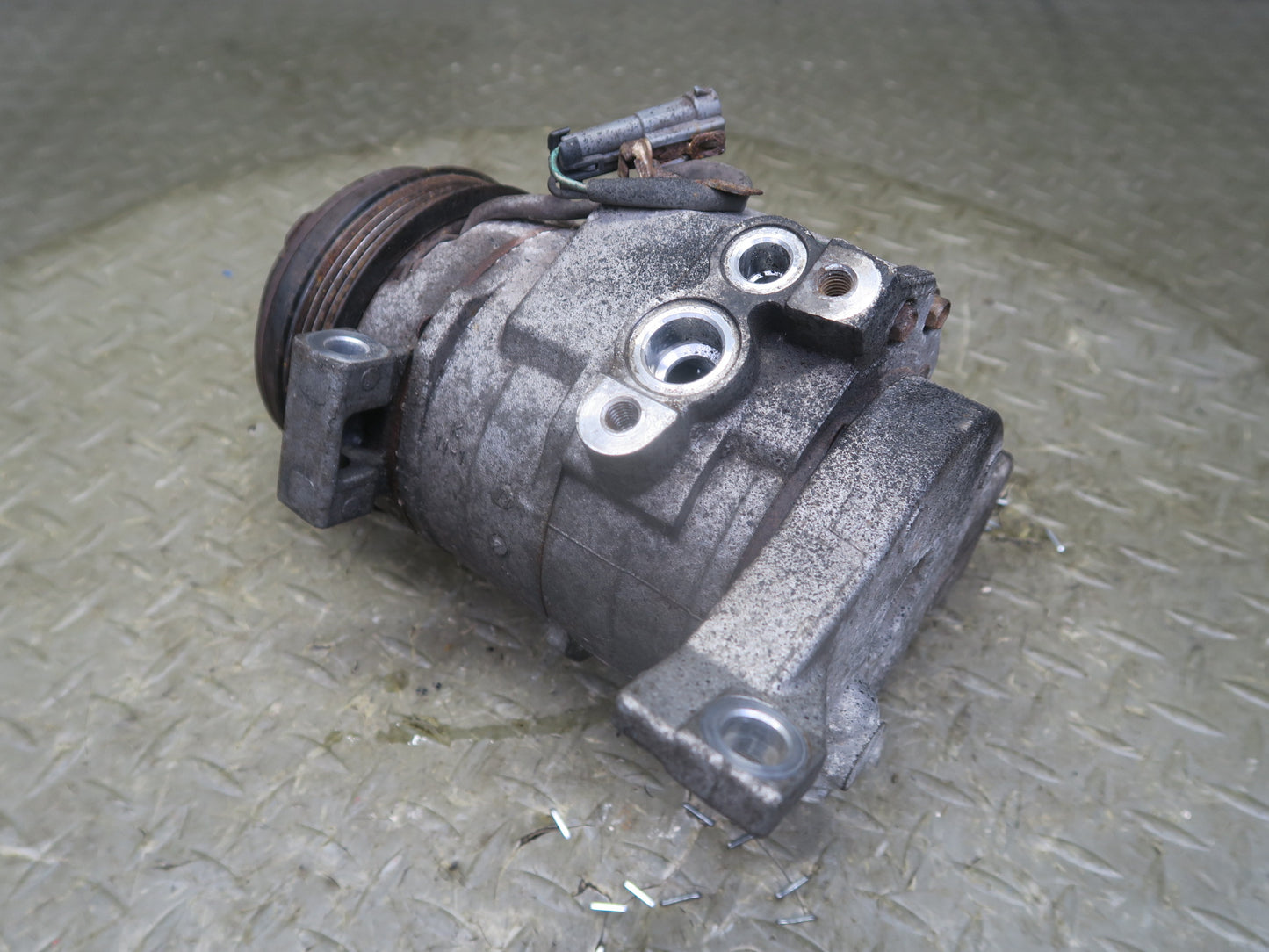 2003-2007 Hummer H2 6.0L Engine A/C Air Condition Compressor