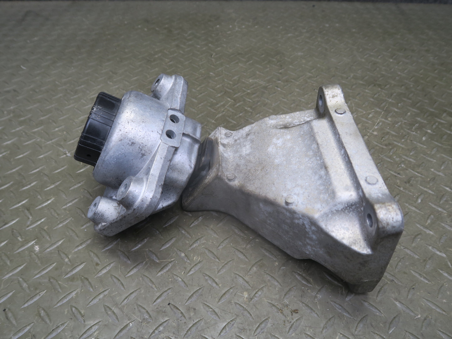 2014-2017 Range Rover Sport L494 3.0L Left & Right Engine Motor Mount Set of 2