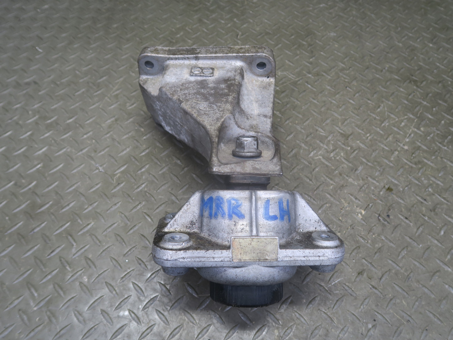 2014-2017 Range Rover Sport L494 3.0L Left & Right Engine Motor Mount Set of 2