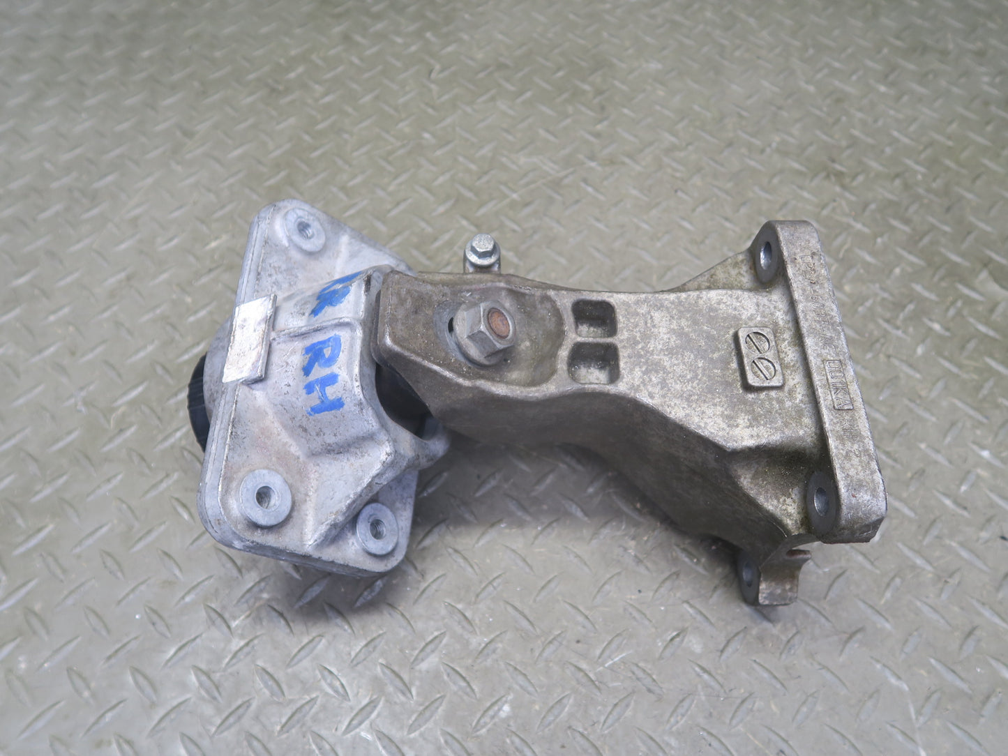 2014-2017 Range Rover Sport L494 3.0L Left & Right Engine Motor Mount Set of 2