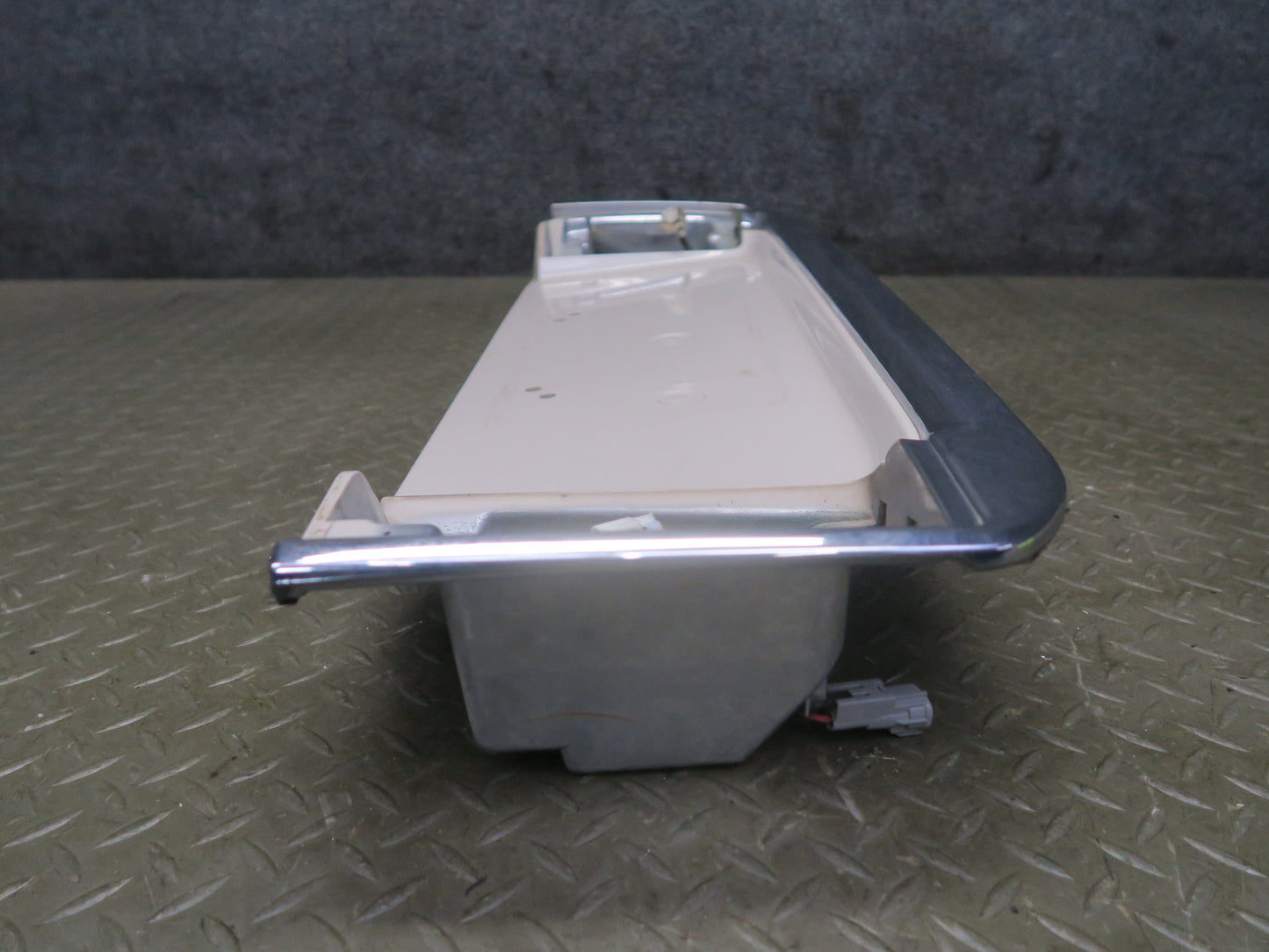 2003-2007 Lexus UZJ100L LX470 Rear Trunk Lid License Plate Molding Panel