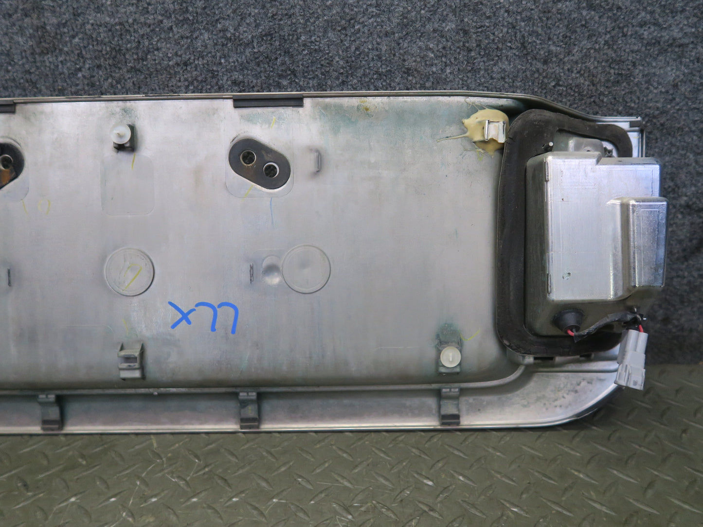 2003-2007 Lexus UZJ100L LX470 Rear Trunk Lid License Plate Molding Panel