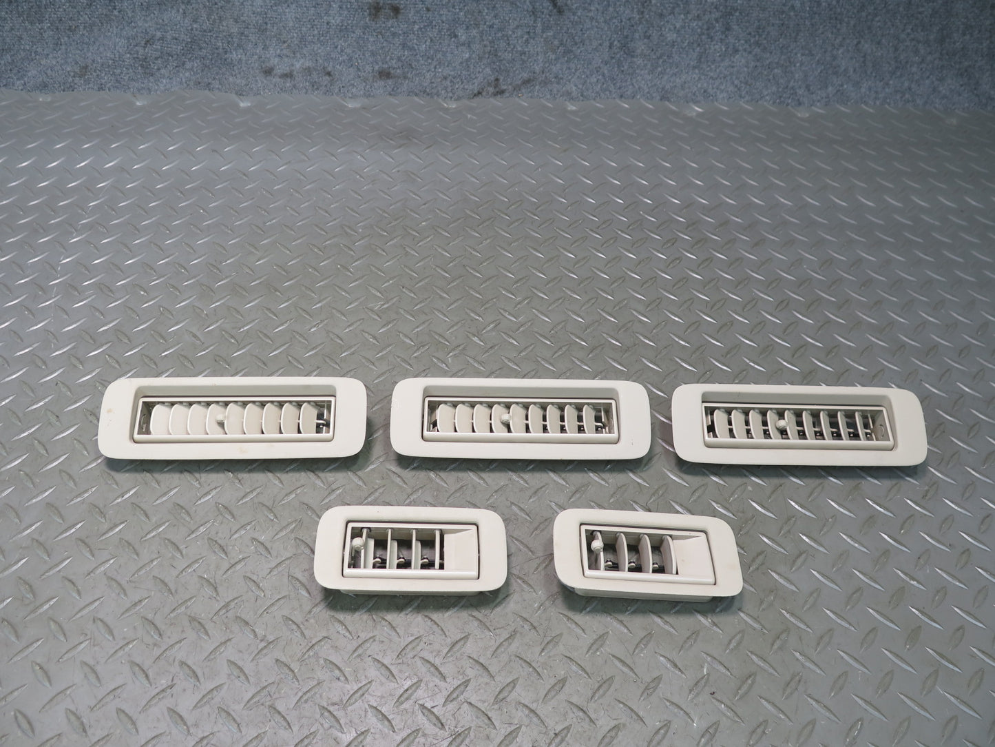 03-07 Lexus UZJ100L LX470 Rear Roof Second & Third ROW Air Vent Grille Set of 5