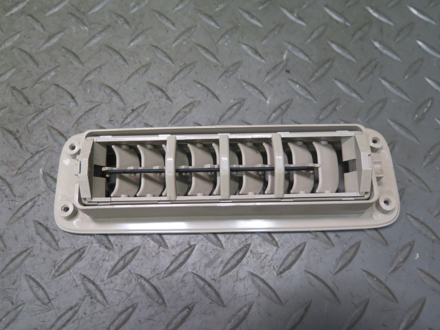 03-07 Lexus UZJ100L LX470 Rear Roof Second & Third ROW Air Vent Grille Set of 5
