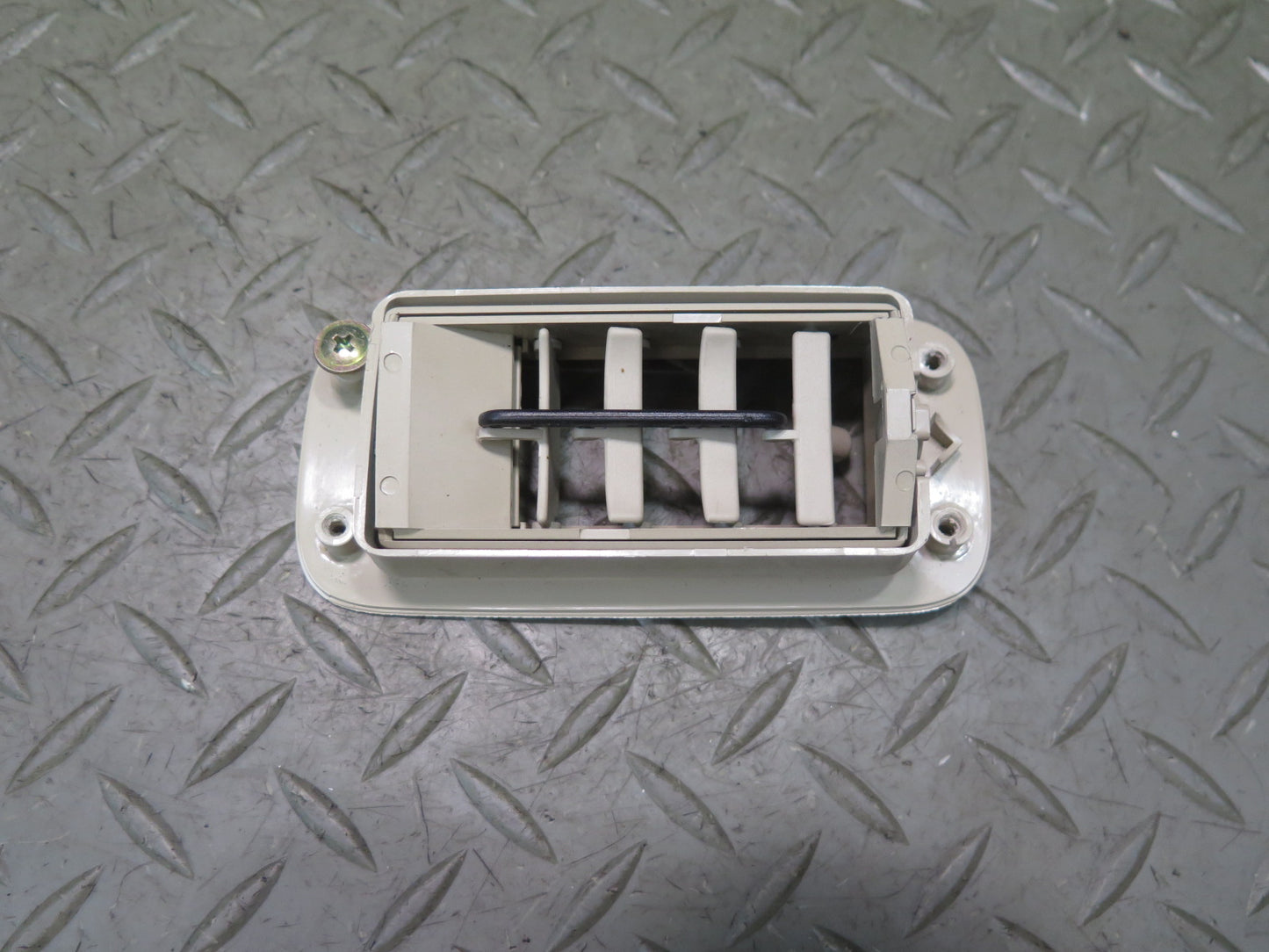 03-07 Lexus UZJ100L LX470 Rear Roof Second & Third ROW Air Vent Grille Set of 5