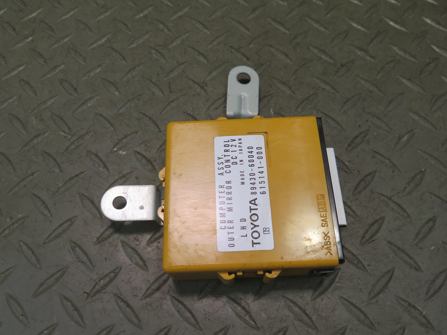 2003-2007 Lexus UZJ100L LX470 Outer Mirror Memory Control Module 89430-60040