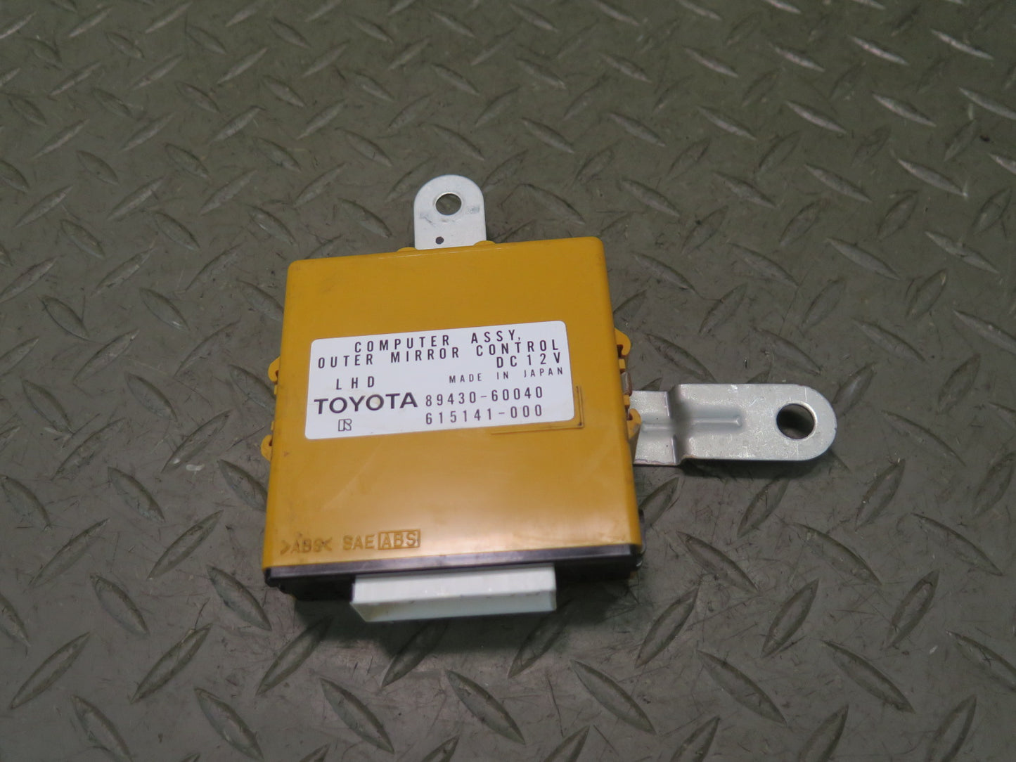 2003-2007 Lexus UZJ100L LX470 Outer Mirror Memory Control Module 89430-60040