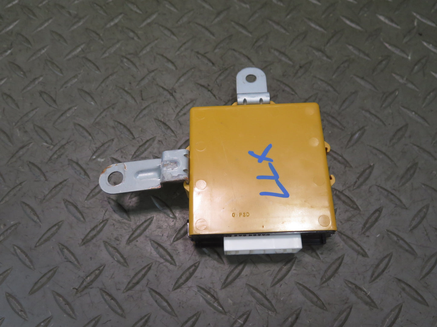 2003-2007 Lexus UZJ100L LX470 Outer Mirror Memory Control Module 89430-60040