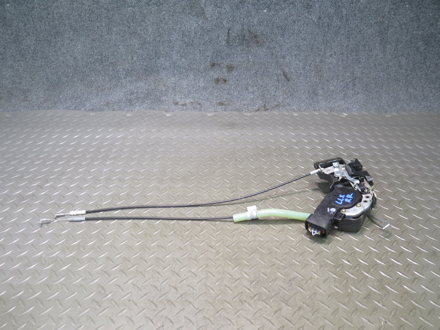 1998-2007 Lexus UZJ100L LX470 Rear Right Passenger Side Door Lock Latch Actuator