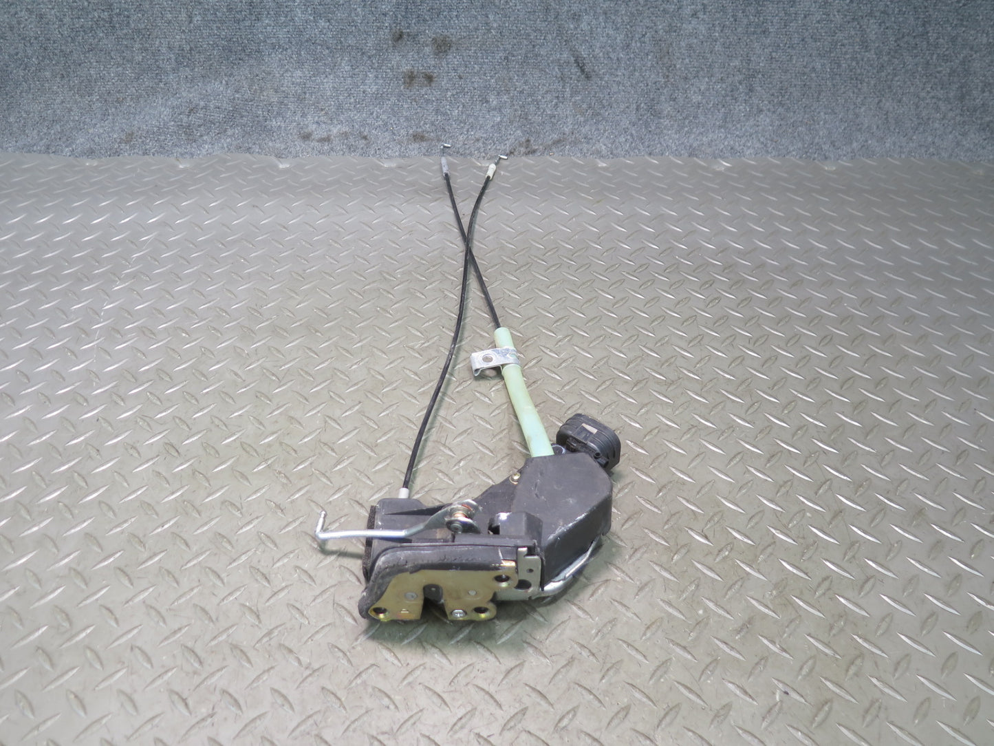 1998-2007 Lexus UZJ100L LX470 Rear Right Passenger Side Door Lock Latch Actuator