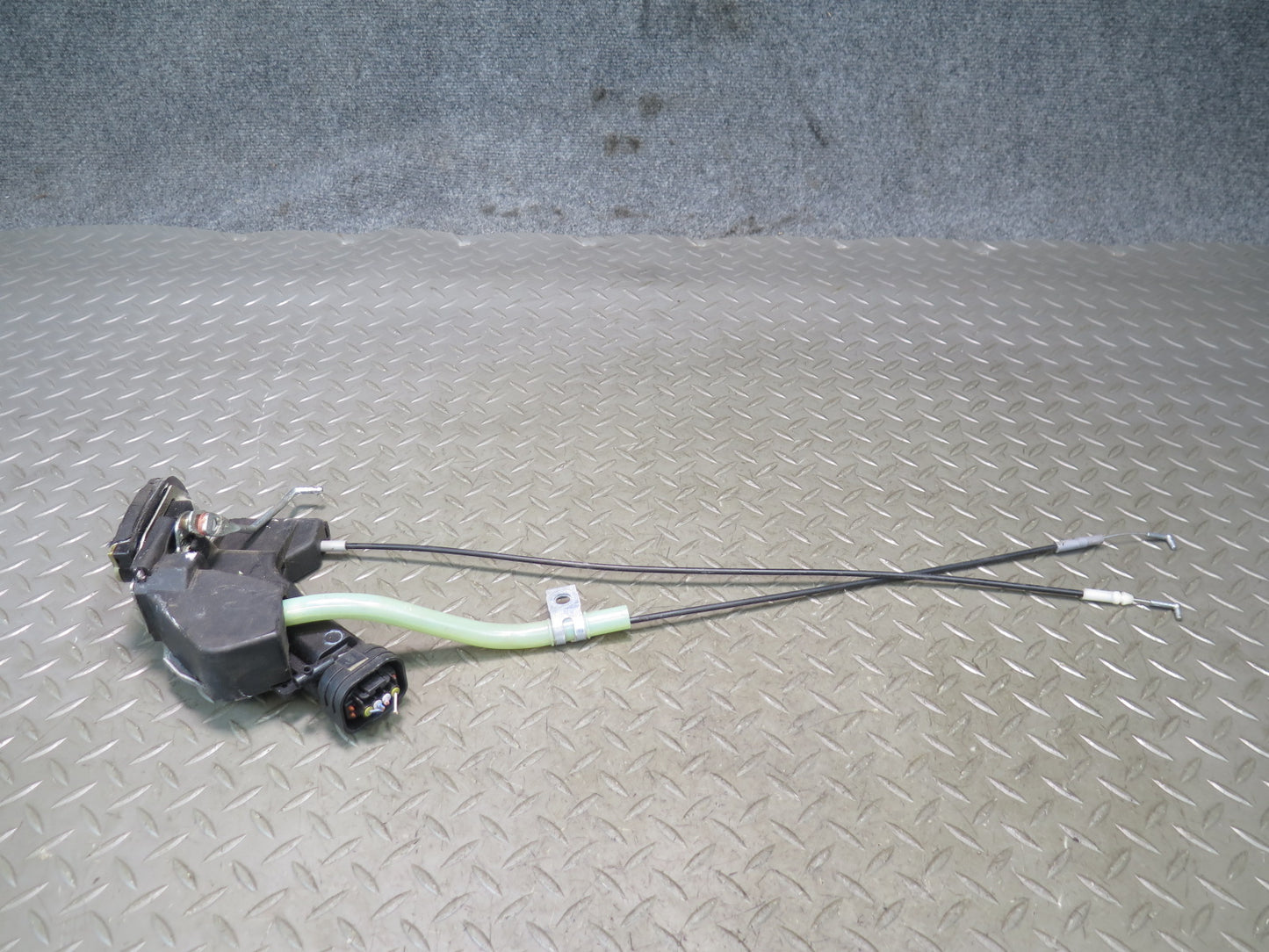 1998-2007 Lexus UZJ100L LX470 Rear Right Passenger Side Door Lock Latch Actuator