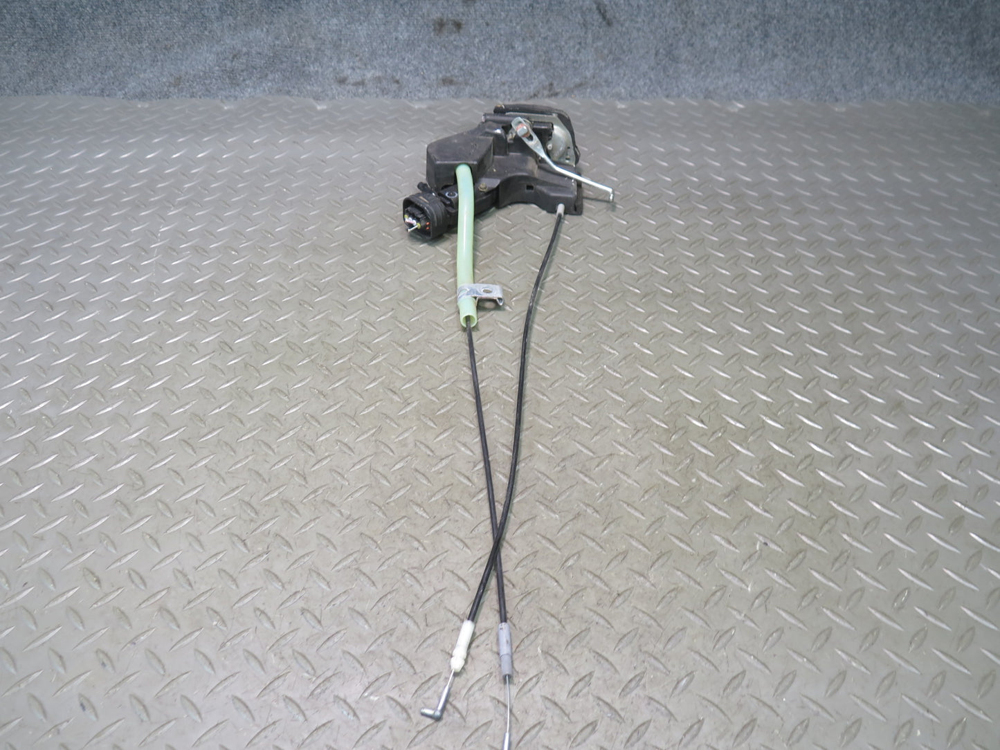 1998-2007 Lexus UZJ100L LX470 Rear Right Passenger Side Door Lock Latch Actuator