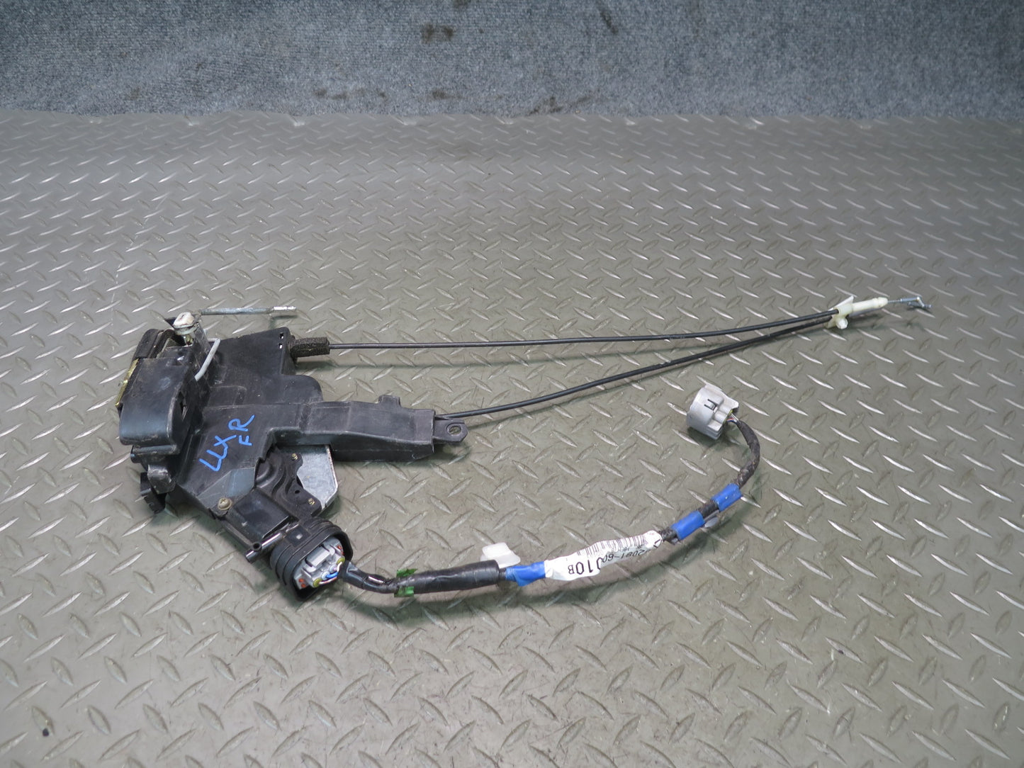 2003-2007 Lexus UZJ100L LX470 Front Right Door Lock Latch Actuator