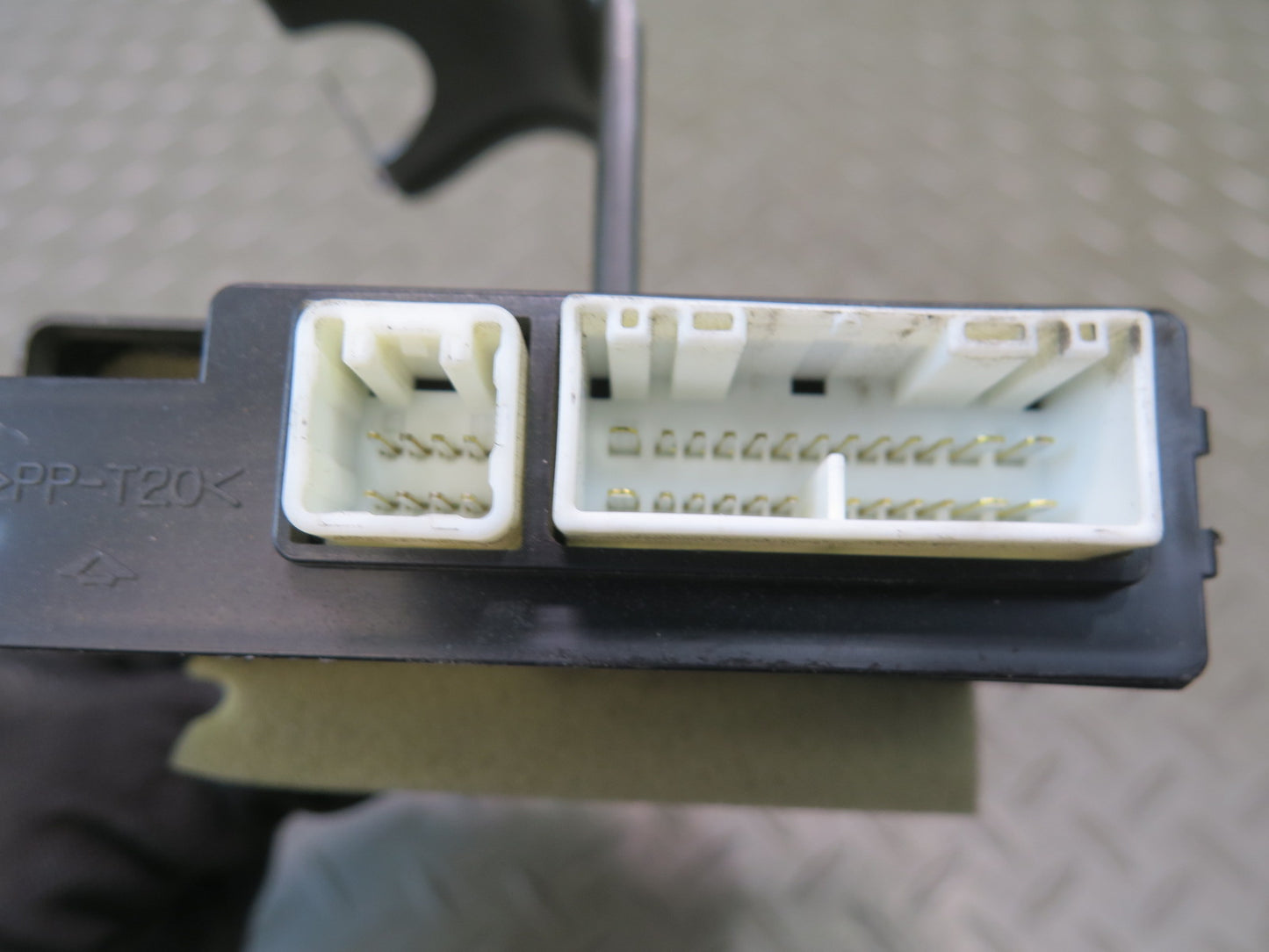 2003-2007 Lexus UZJ100L LX470 Multiplex MPX Network Body Computer Control Module