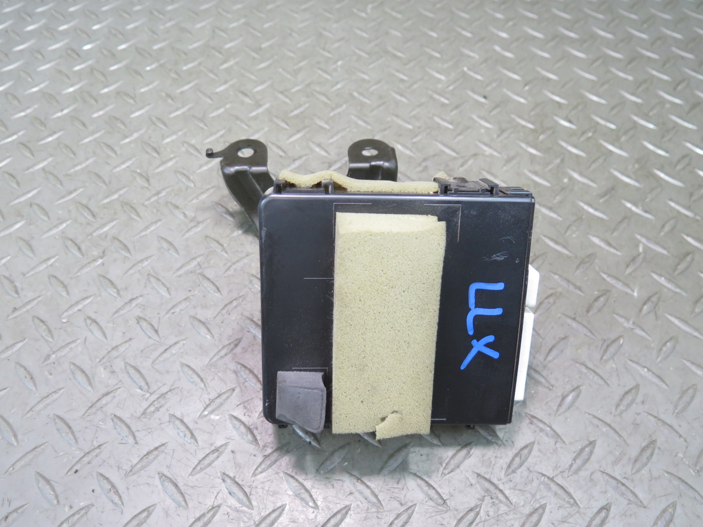 2003-2007 Lexus UZJ100L LX470 Multiplex MPX Network Body Computer Control Module