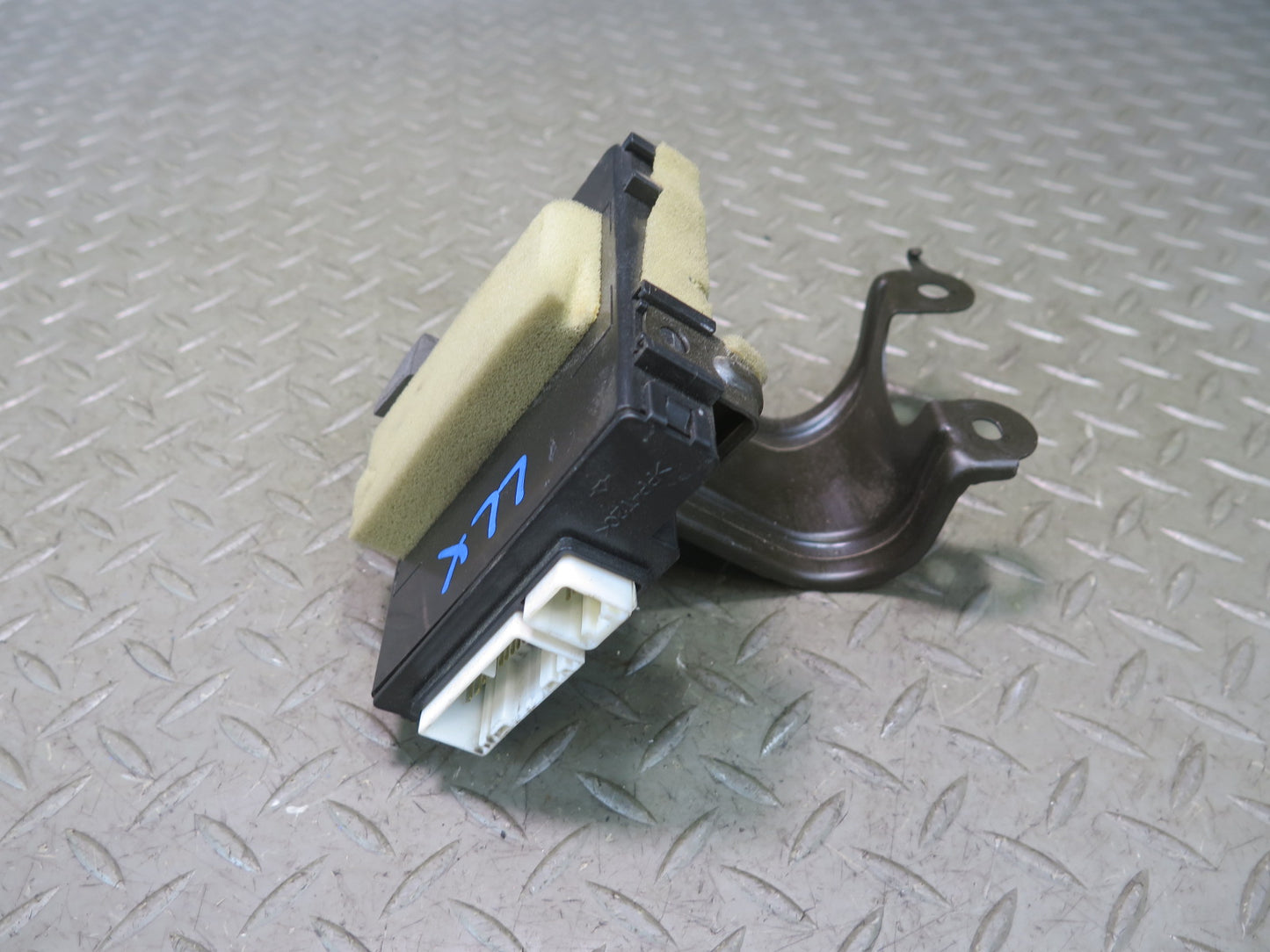 2003-2007 Lexus UZJ100L LX470 Multiplex MPX Network Body Computer Control Module