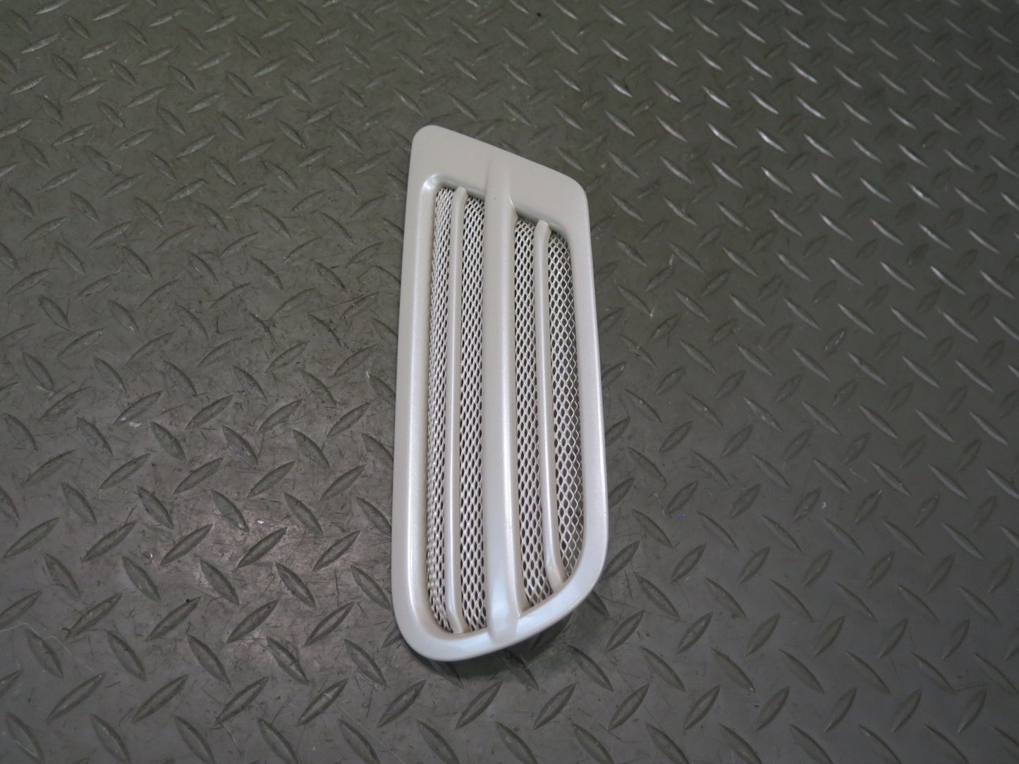 1998-2007 Lexus UZJ100L LX470 Rear Left & Right Quarter Vent Trim Grille Set