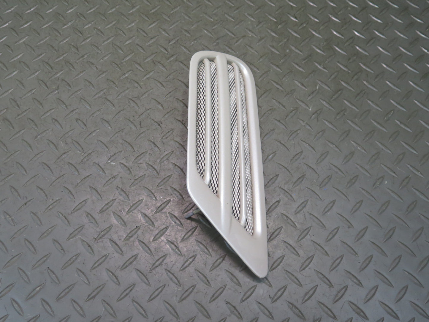 1998-2007 Lexus UZJ100L LX470 Rear Left & Right Quarter Vent Trim Grille Set
