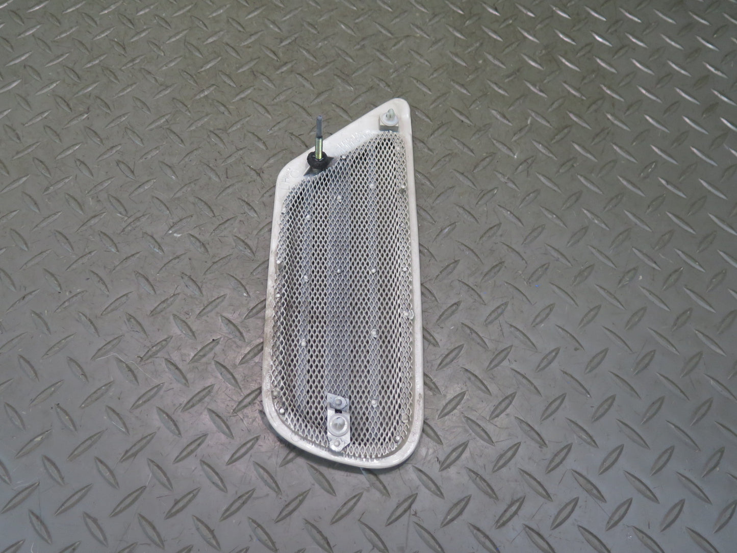 1998-2007 Lexus UZJ100L LX470 Rear Left & Right Quarter Vent Trim Grille Set