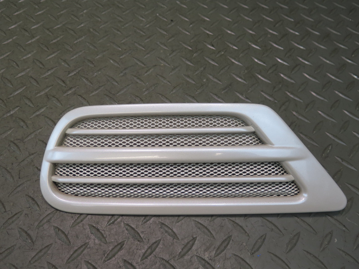 1998-2007 Lexus UZJ100L LX470 Rear Left & Right Quarter Vent Trim Grille Set