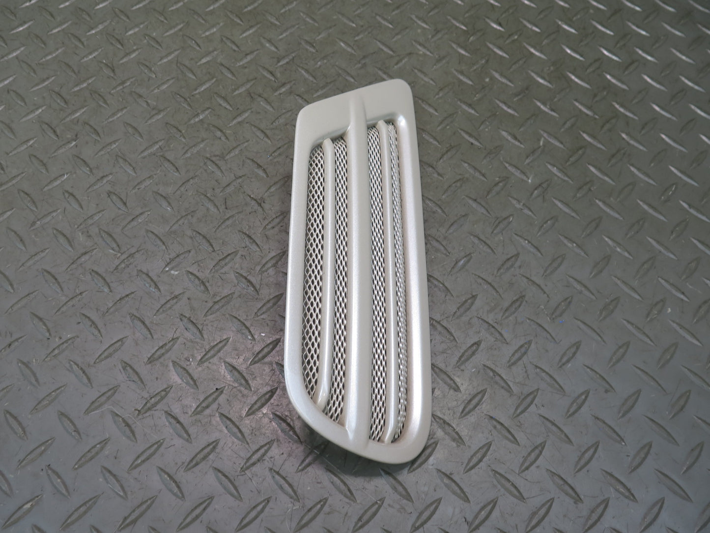 1998-2007 Lexus UZJ100L LX470 Rear Left & Right Quarter Vent Trim Grille Set