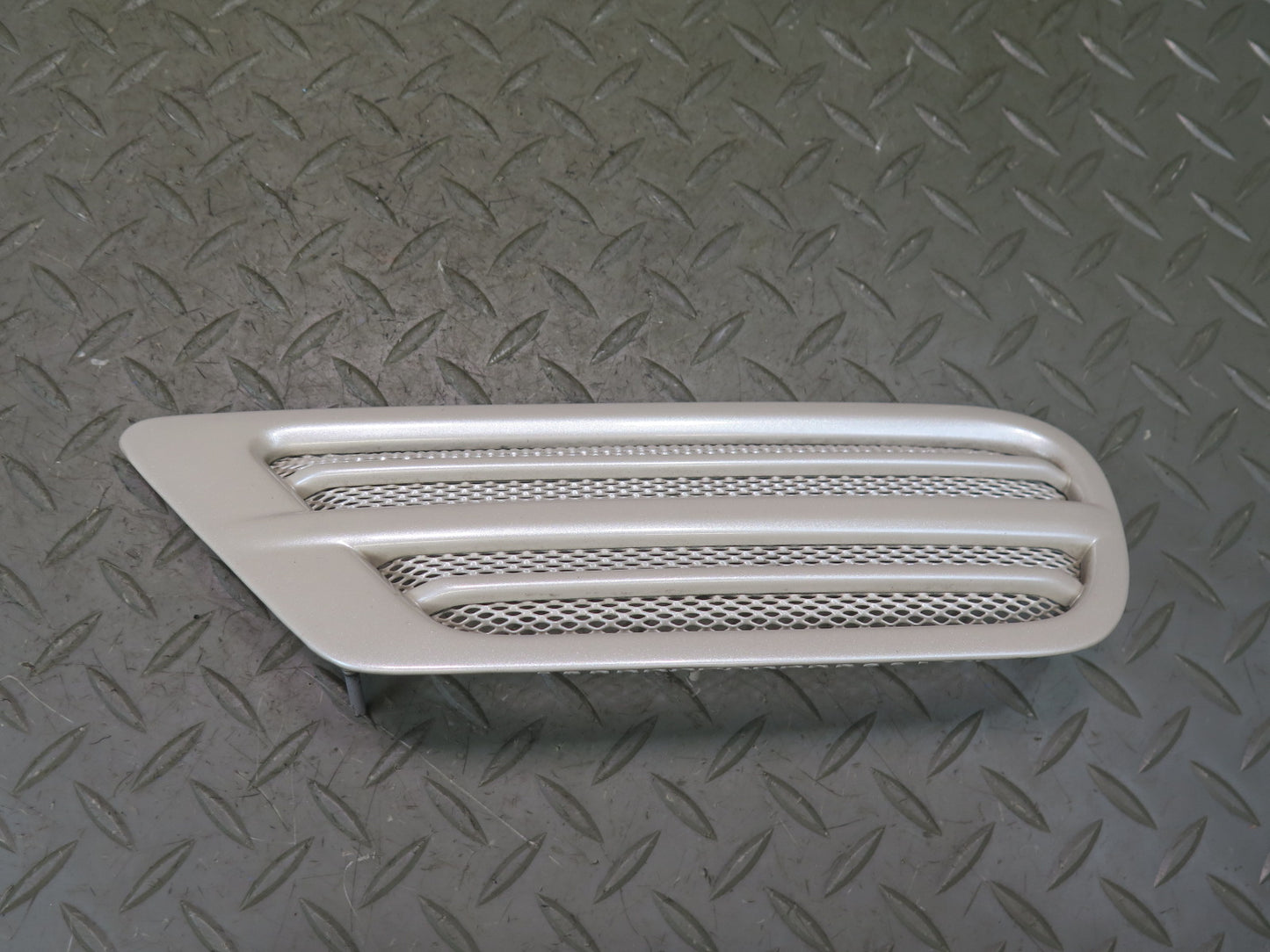 1998-2007 Lexus UZJ100L LX470 Rear Left & Right Quarter Vent Trim Grille Set