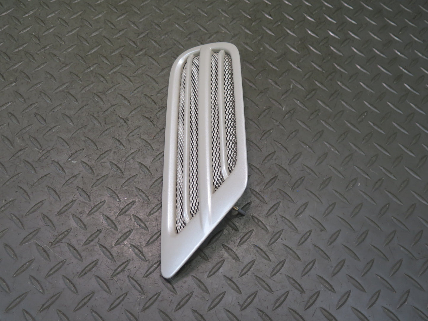 1998-2007 Lexus UZJ100L LX470 Rear Left & Right Quarter Vent Trim Grille Set