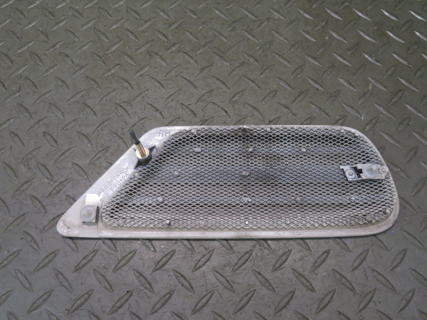 1998-2007 Lexus UZJ100L LX470 Rear Left & Right Quarter Vent Trim Grille Set