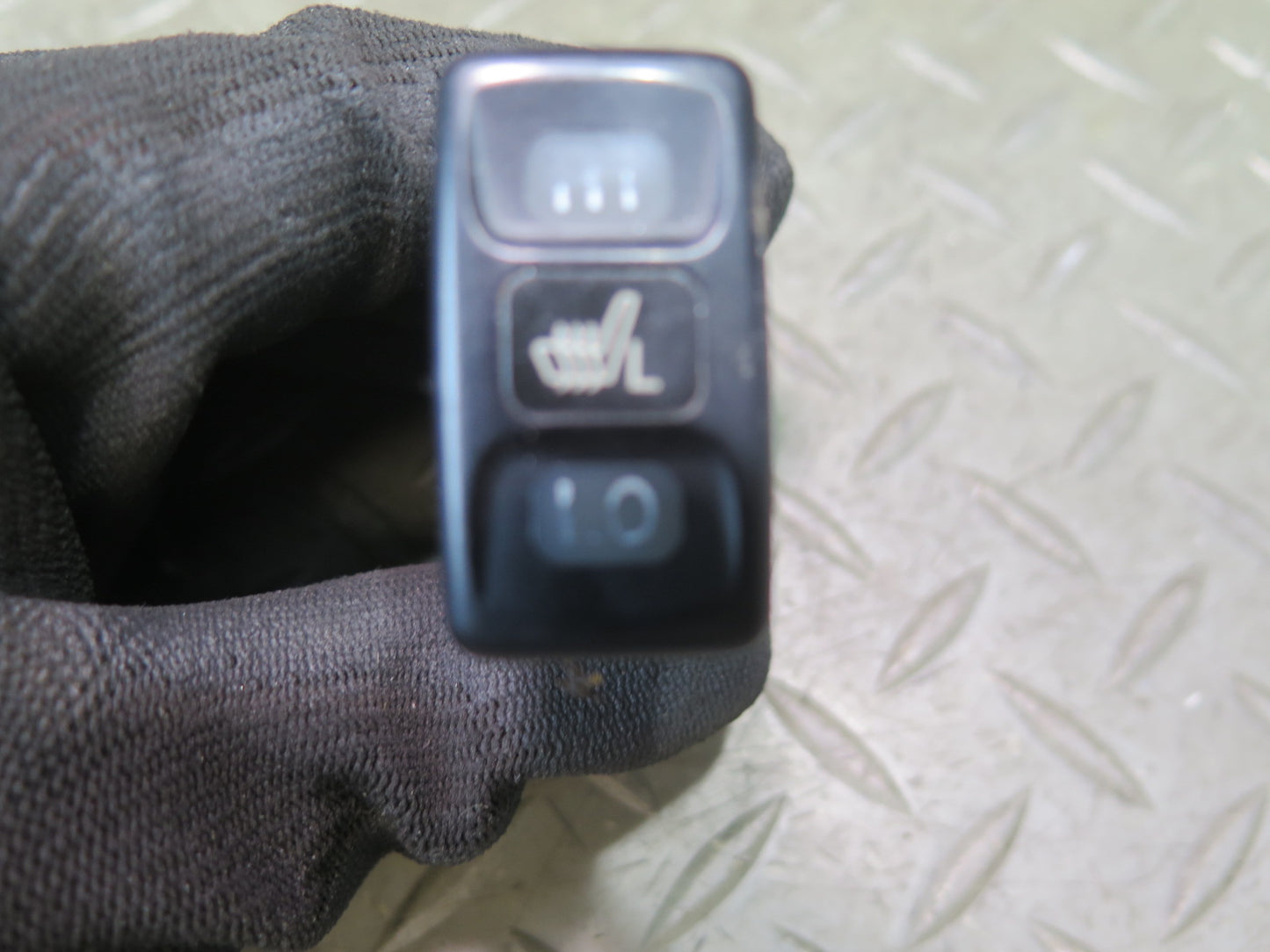 2003-2007 Lexus UZJ100L LX470 Left Heated Seat Heater Button Switch