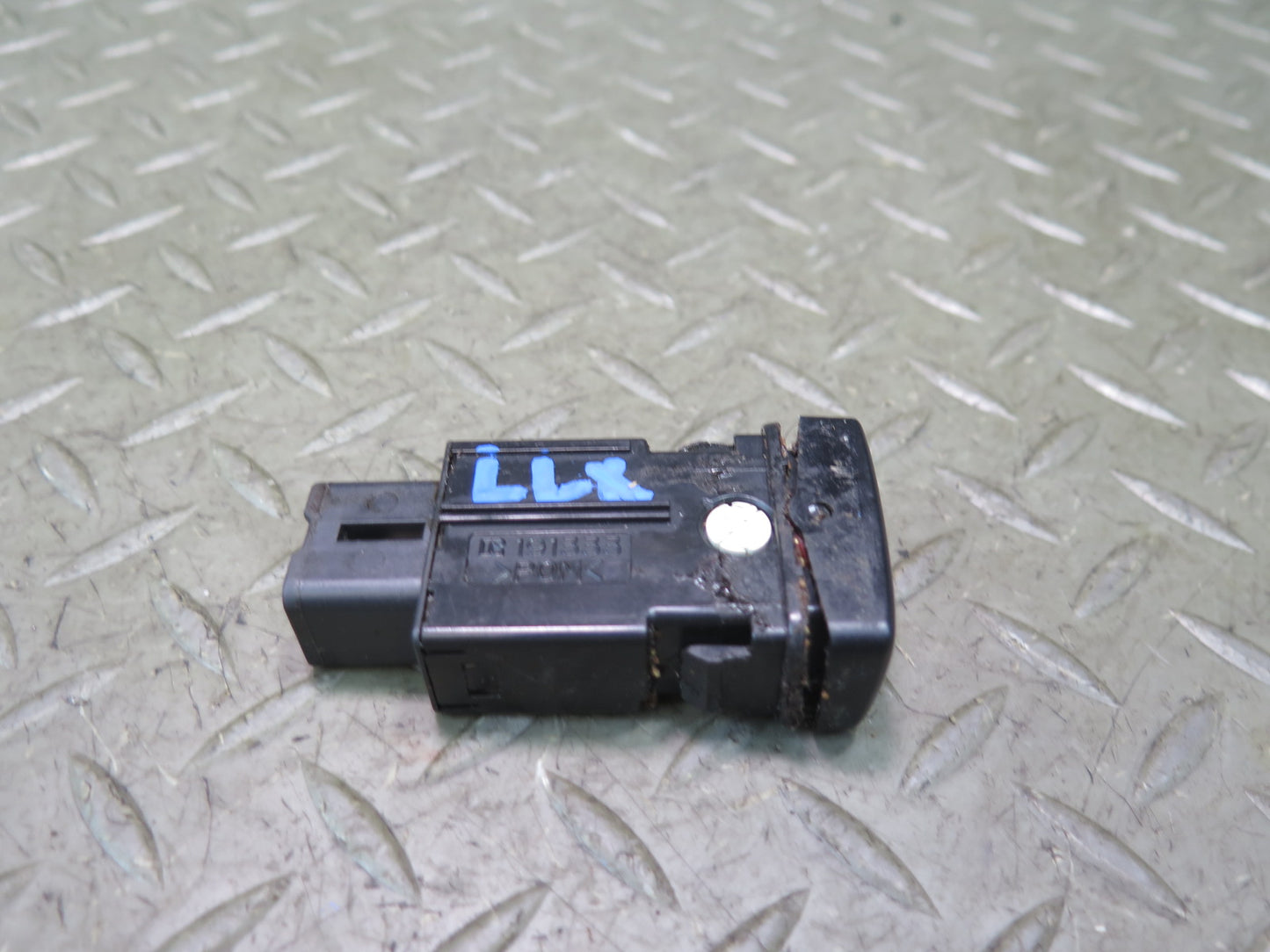 2003-2007 Lexus UZJ100L LX470 Left Heated Seat Heater Button Switch