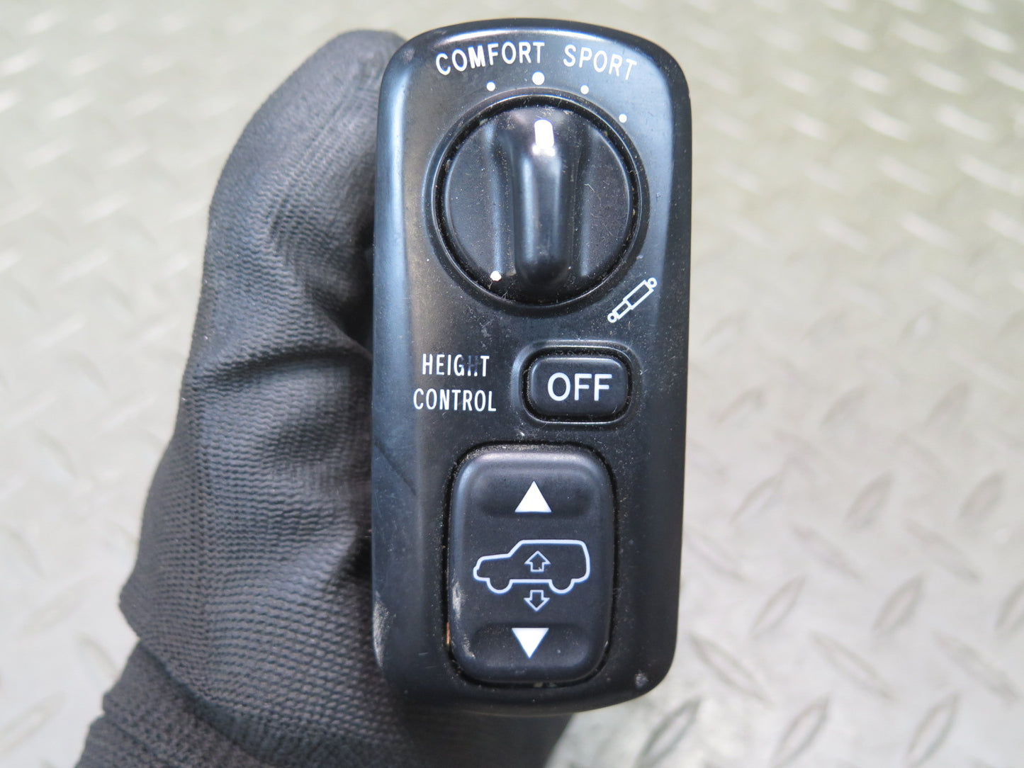 2003-2007 Lexus UZJ100L LX470 Suspension Ride Drive Control Shock Height Switch