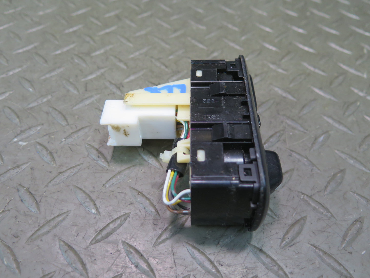 2003-2007 Lexus UZJ100L LX470 Suspension Ride Drive Control Shock Height Switch