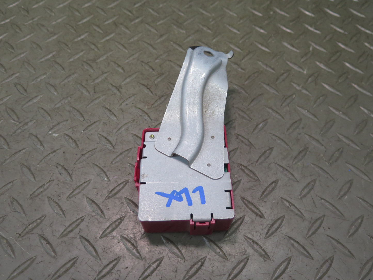 2003-2007 Lexus UZJ100L LX470 Door Control Receiver Computer Control Module