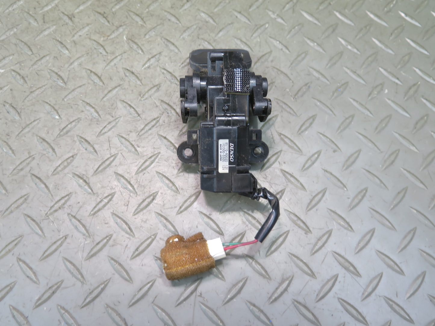 2003-2007 Lexus UZJ100L LX470 Rear Quarter Window Actuator Motor Lock Set of 2