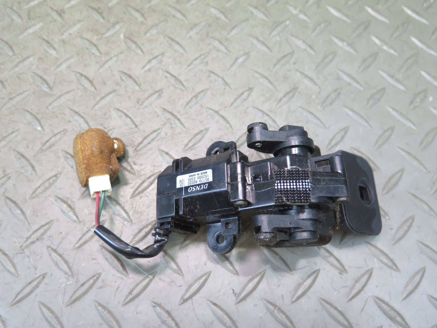 2003-2007 Lexus UZJ100L LX470 Rear Quarter Window Actuator Motor Lock Set of 2