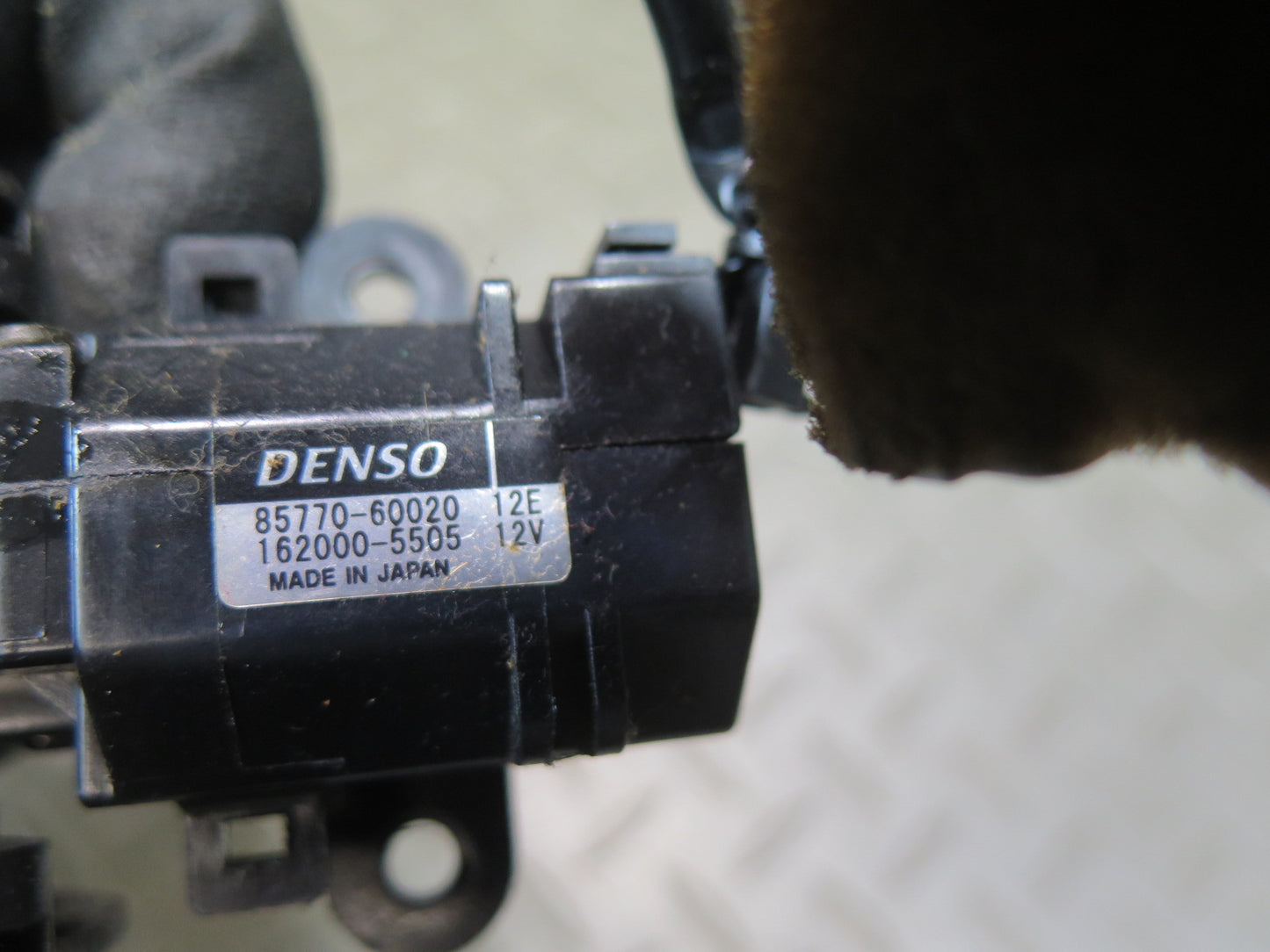 2003-2007 Lexus UZJ100L LX470 Rear Quarter Window Actuator Motor Lock Set of 2