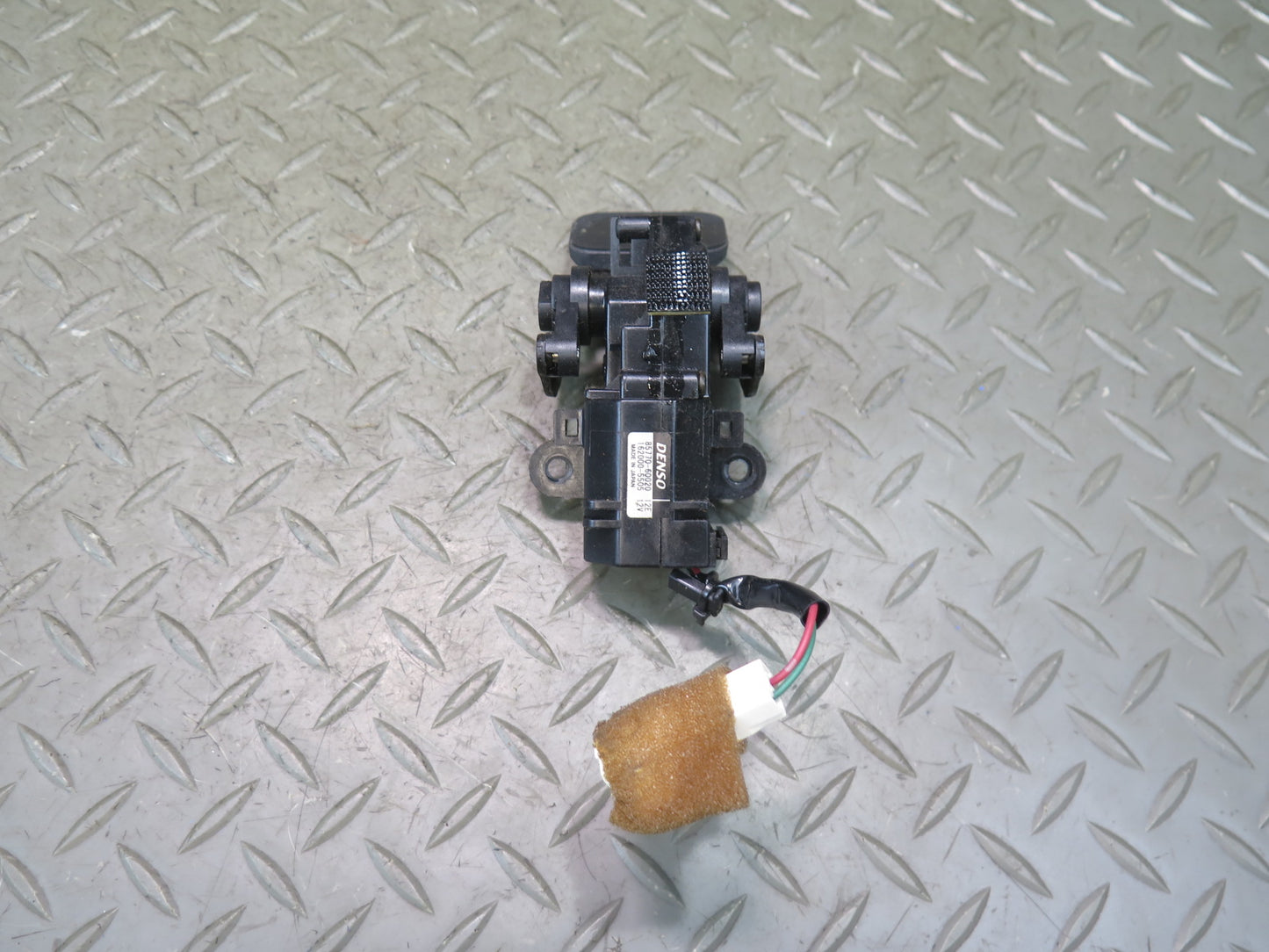 2003-2007 Lexus UZJ100L LX470 Rear Quarter Window Actuator Motor Lock Set of 2