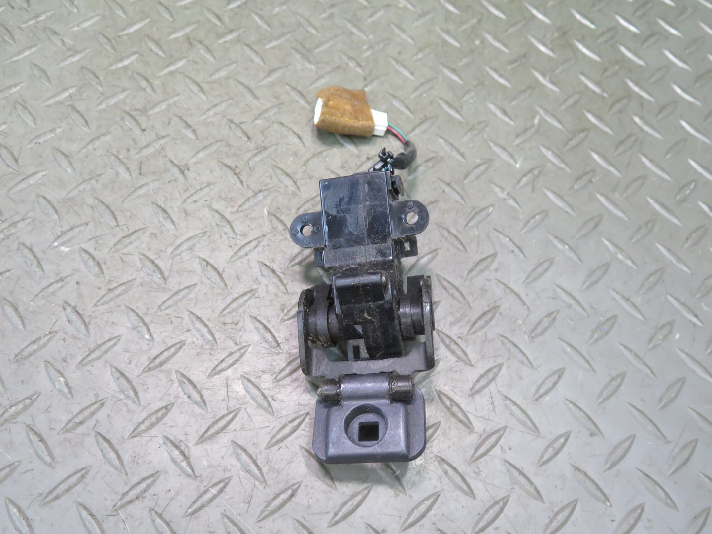 2003-2007 Lexus UZJ100L LX470 Rear Quarter Window Actuator Motor Lock Set of 2