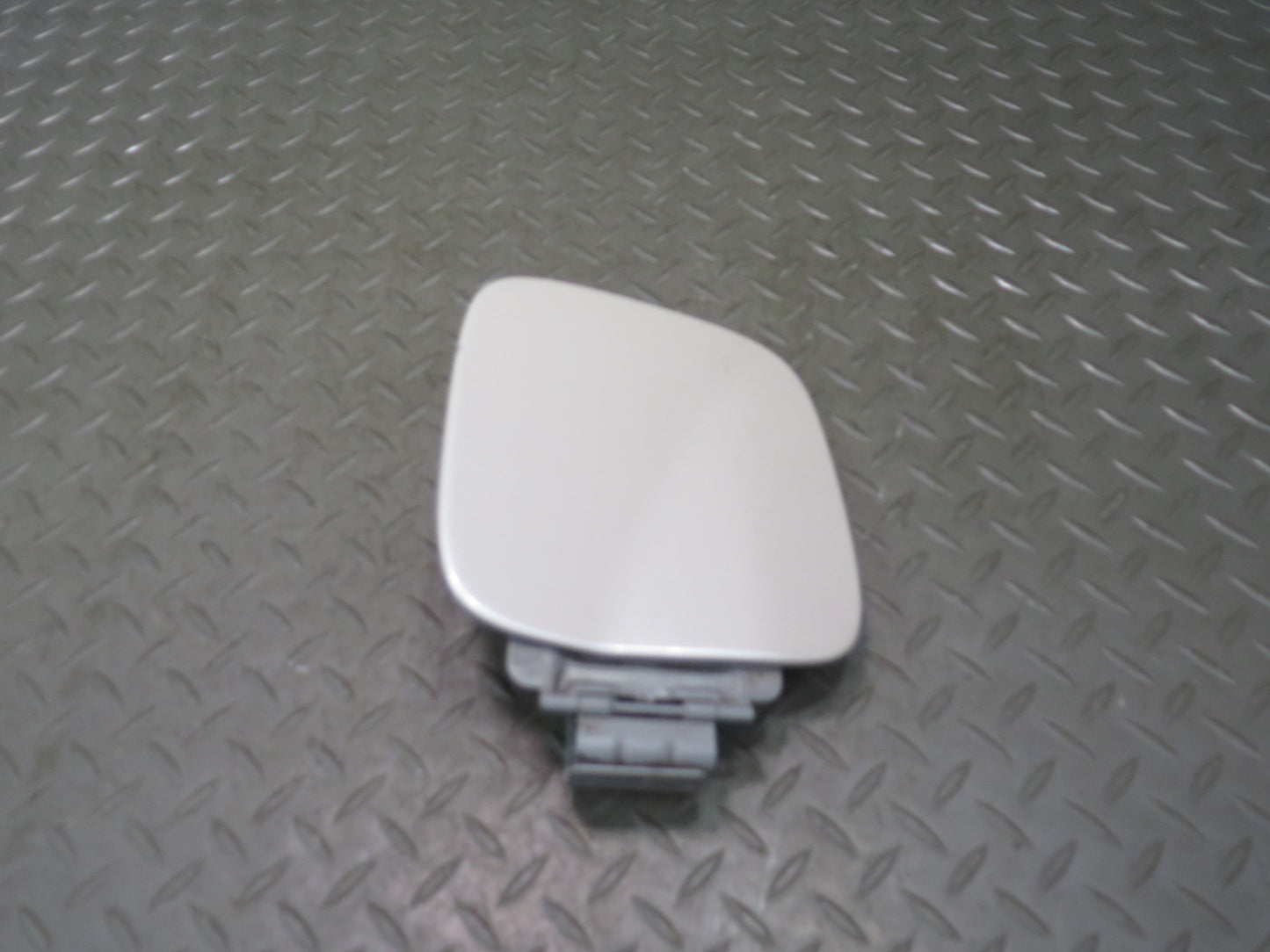 2003-2007 Lexus UZJ100L LX470 Fuel Tank Filler Door Lid Cover