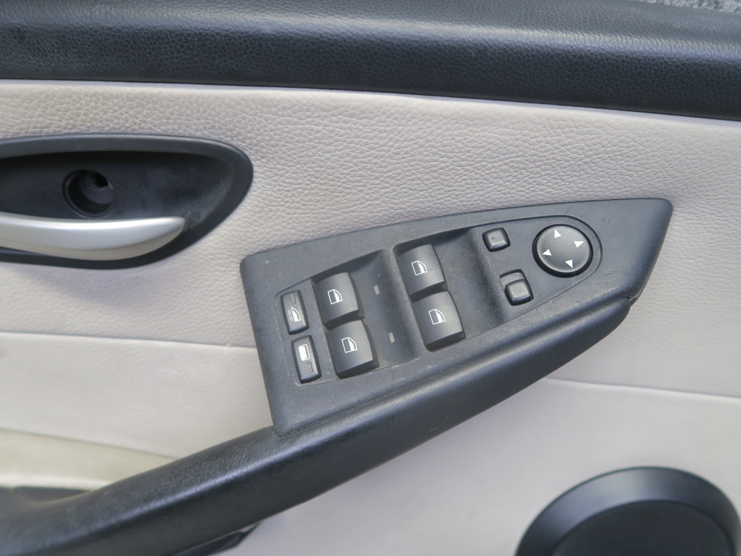 2006-2007 BMW E63 E64 M6 Left & Right Door Interior Trim Cover Panel Set of 2