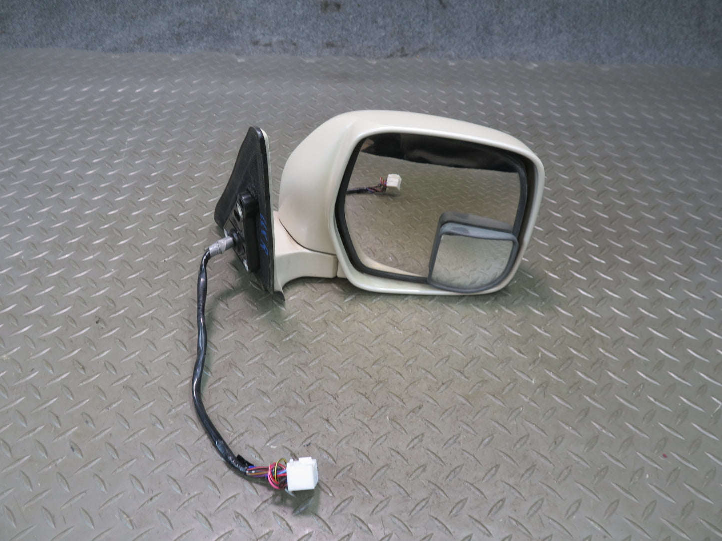 2003-2005 Lexus UZJ100L LX470 Right Door Heated Exterior Side View Power Mirror