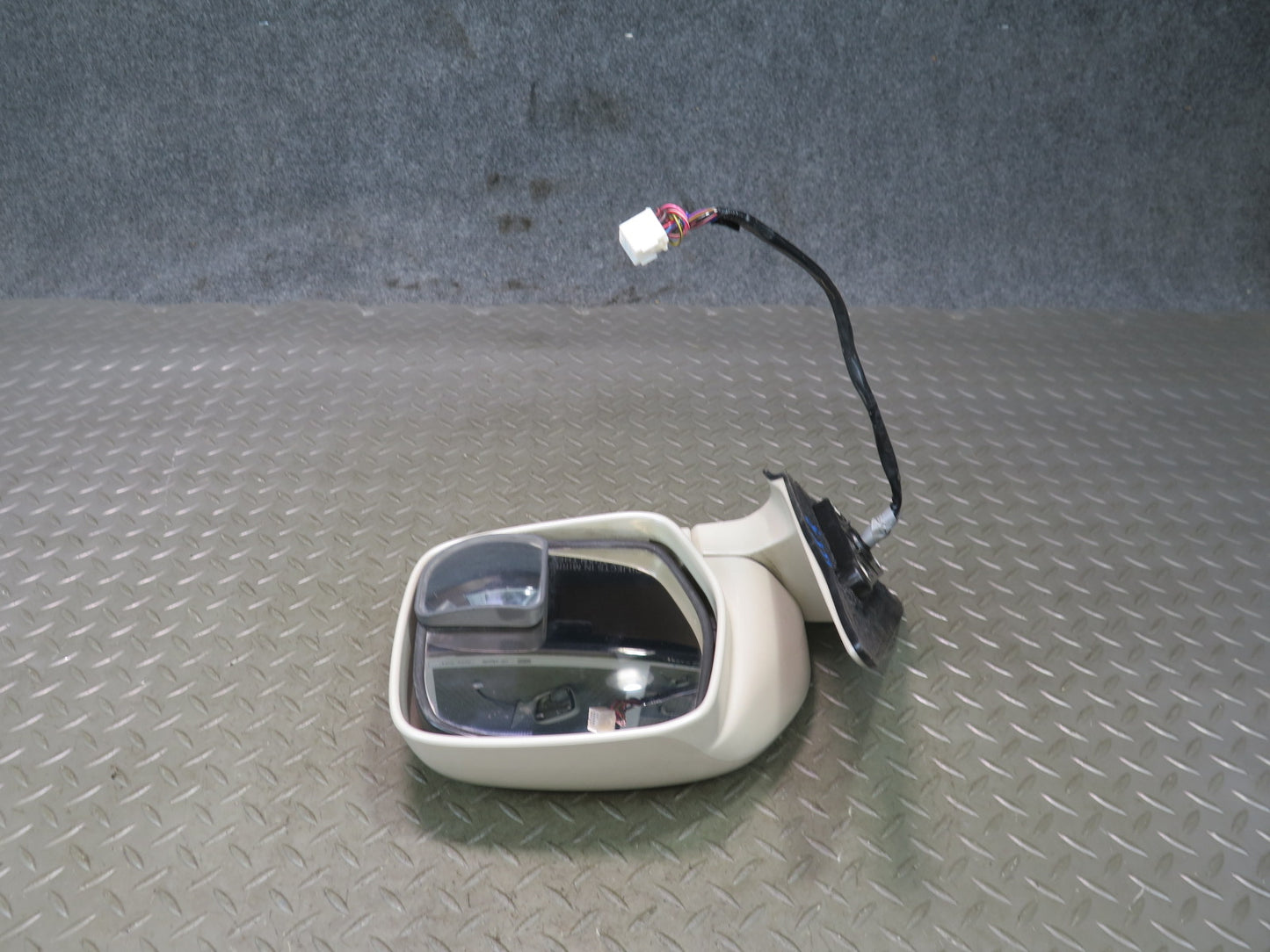 2003-2005 Lexus UZJ100L LX470 Right Door Heated Exterior Side View Power Mirror